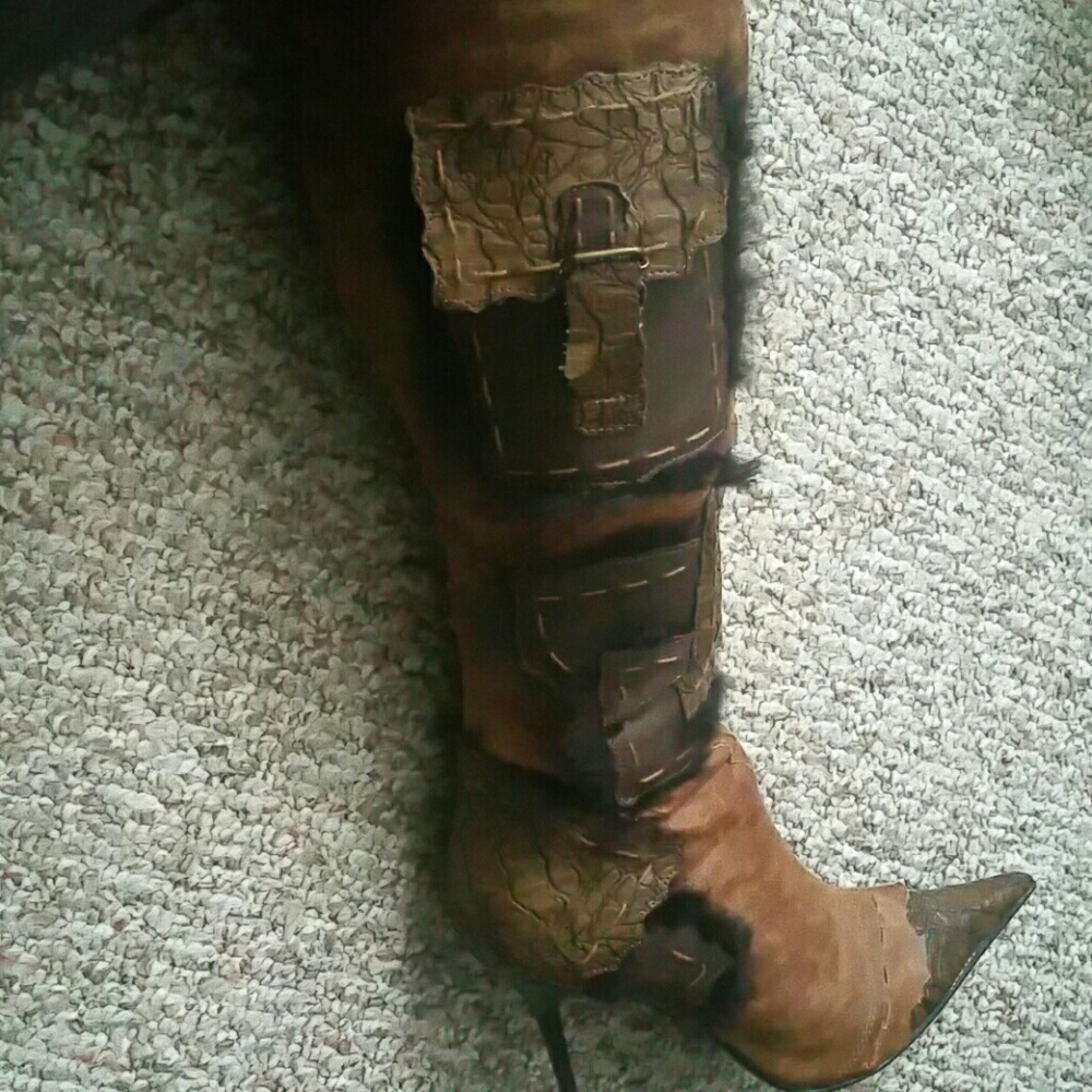 Boots - Picture 3 of 4